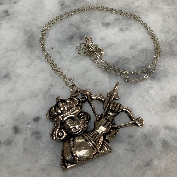 Vtg King of Hearts Cupid Archery Pendant Necklace - Picture 4 of 5